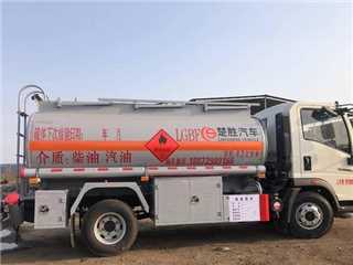 随州二手中国重汽 豪沃 5吨加油车可分期